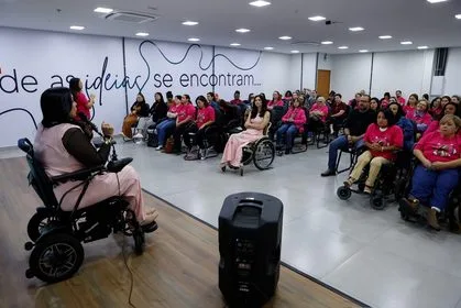 Outubro Rosa em Maringá promove saúde e inclusão de mulheres com deficiência