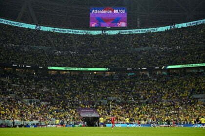 Torcida Brasileira no Catar grita; "Lula ladrão, seu lugar é na prisão"