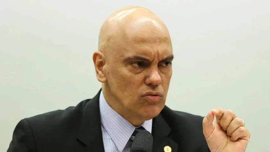 Alexandre de Moraes deu 48 para a PRF informar sobre veículos que participaram de bloqueios