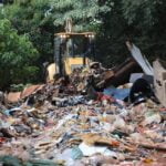 Prefeitura recolhe 38 toneladas de materiais em imóvel na Vila Santa Izabel