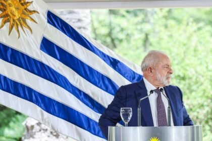 No Uruguai, Lula defende acordo entre China e Mercosul