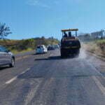 Rodovia estadual de Mandaguari recebe serviços de conservação, pintura e roçada