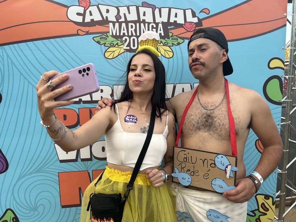 Carnaval de Maringá 2023 reúne cerca de 20 mil pessoas na Vila Olímpica