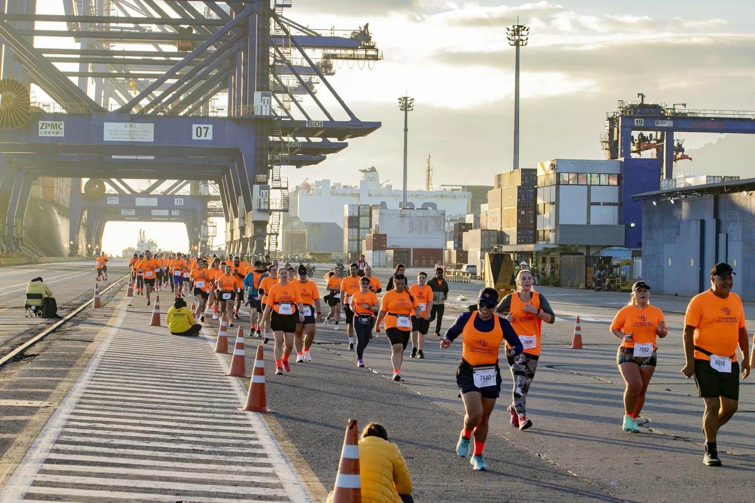 4ª Corrida do Porto bate recorde de público e reúne atletas de 15 estados brasileiros