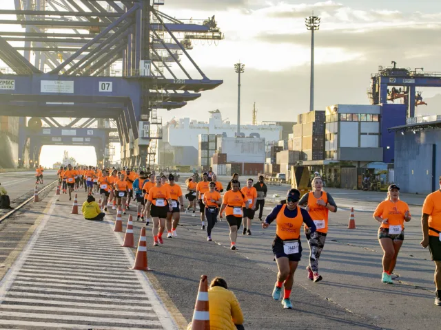 4ª Corrida do Porto bate recorde de público e reúne atletas de 15 estados brasileiros