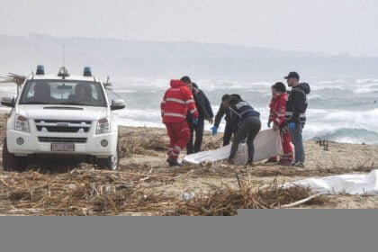 Naufrágio no Sul da Itália deixa pelo menos 59 mortos