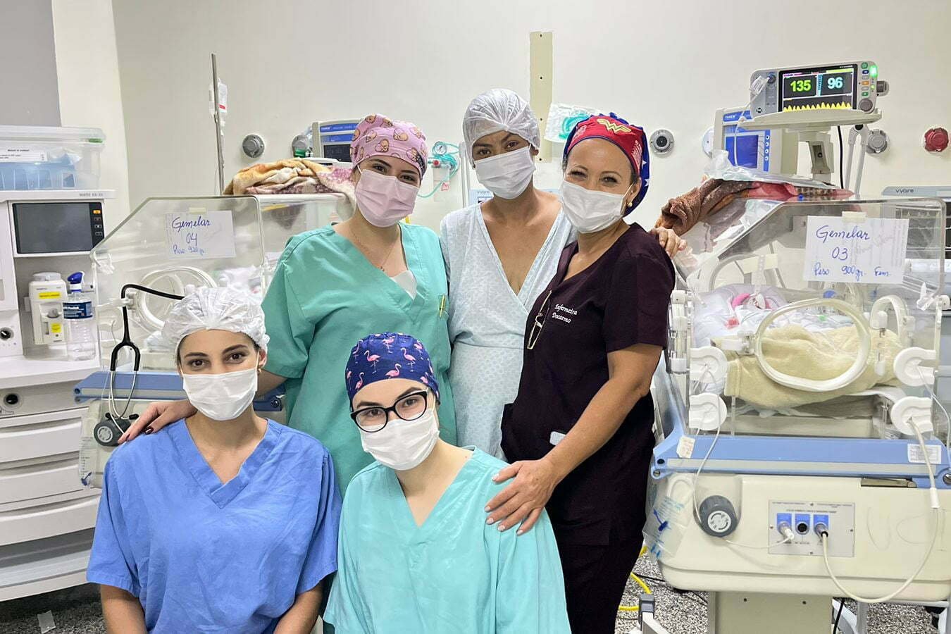 Hospital de Cascavel realiza parto de quadrigêmeos