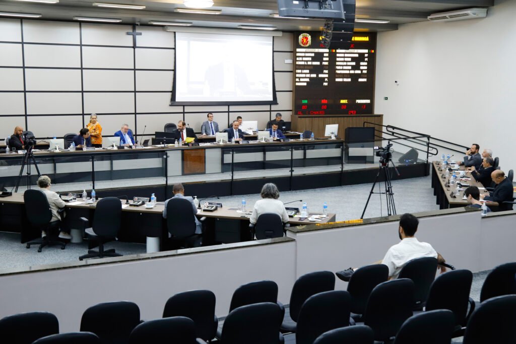 Câmara de Maringá aprova 5 projetos e vota 15 requerimentos nesta quinta, 30