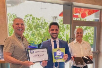 McDonald's de Maringá recebe selo Amigo do Consumidor, pelas boas práticas nas relações de consumo