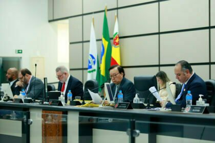 Maringá: Vereadores aprovam reposição salarial para servidores municipais