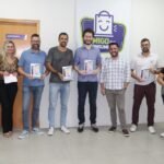 Procon de Maringá entrega novos tablets para servidores do setor de fiscalização