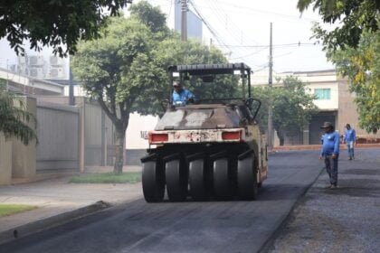 Maringá: Equipes avançam com recapeamento em sete ruas no Residencial Moreschi