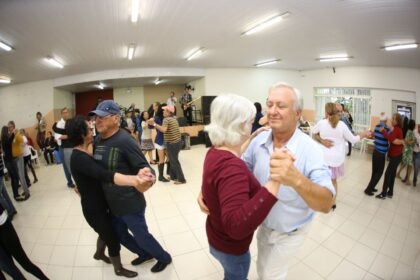 Maringá: Prefeitura divulga programação do ′Baile da Terceira Idade′ para 2023