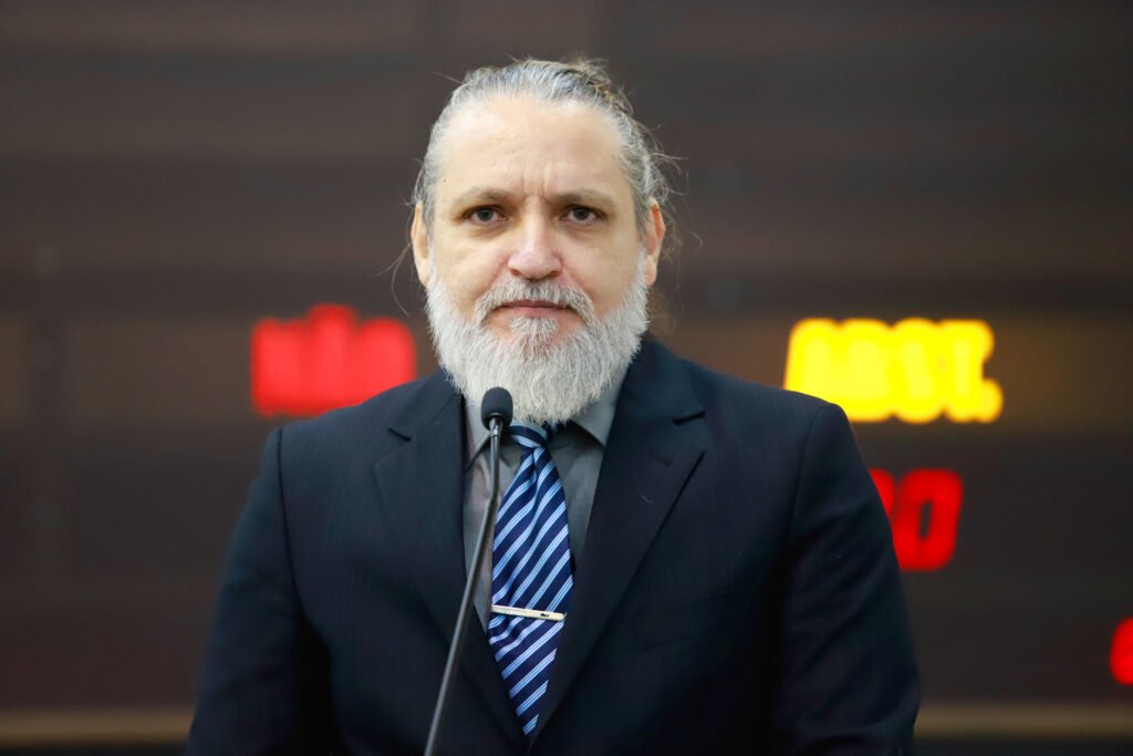  Professor Marcelo Alessandro Pereira