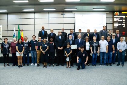 Câmara homenageia o Instituto Hagakure de Karatê-Dô Shotokan da UEM