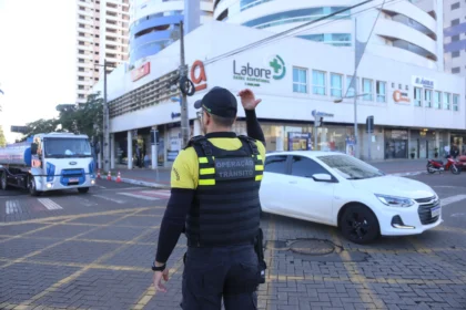Cratera de Maringá: três pistas da Avenida Paraná estão liberadas, informa prefeitura