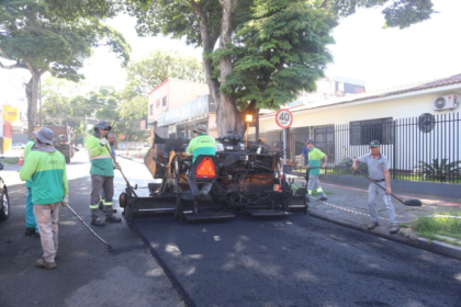 Vila Operária recebe recapeamento asfáltico e prefeitura segue com melhorias em outras regiões de Maringá