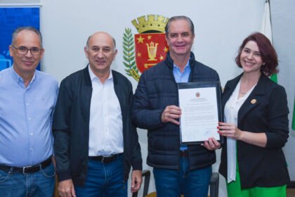 Alexandra Staudt toma posse como nova secretária de comunicação de Maringá durante 'Café com a Imprensa'