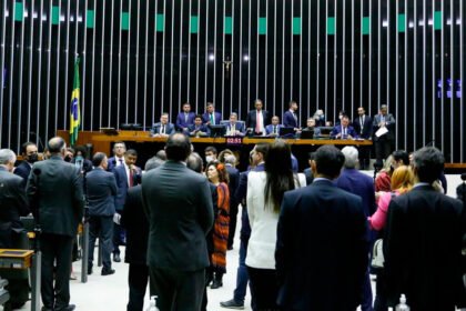 Câmara dos Deputados aprova a igualdade salarial entre homens e mulheres