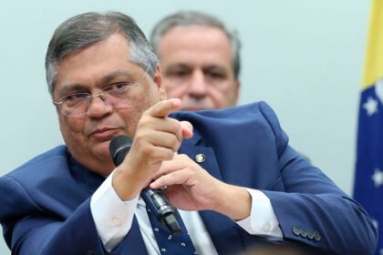 PF prende 47 CACs com mandados de prisão em aberto, aponta Flávio Dino