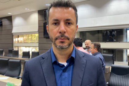 Cleber Mata, novo secretário de comunicação do Paraná visita Maringá