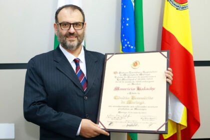 Câmara de Maringá: Doutor Maurício Kalache recebe o título de Cidadão Benemérito