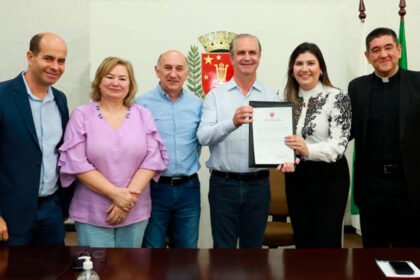 Ulisses Maia empossa Ana Nerry como secretária de Juventude, Cidadania e Migrantes