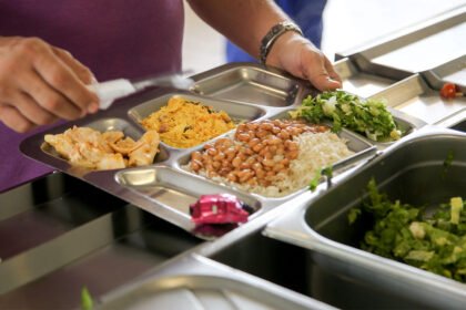 Restaurante Popular Central volta a servir 1.250 refeições no local nesta segunda, 15