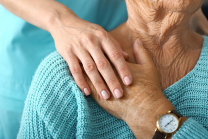 Iniciativa promove conhecimento e apoio aos cuidadores profissionais e informais