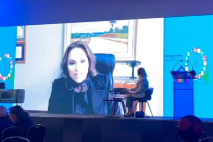 Maria Victoria apresenta legislação do Hidrogênio Renovável no World Family Summit 2023