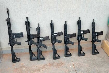 82 armas e duas toneladas de drogas são apreendidas pelas forças de segurança na região Norte do Paraná