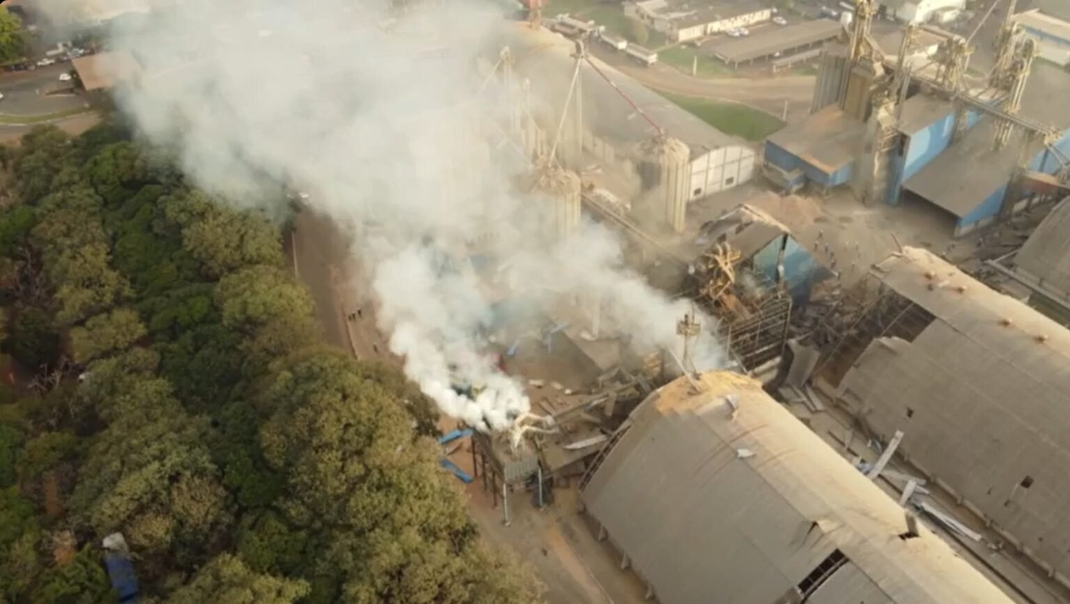 explosão no silo de secagem de grãos da C.Vale