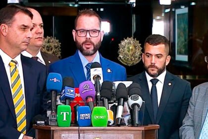 Pedido de impeachment de Barros é formalizado