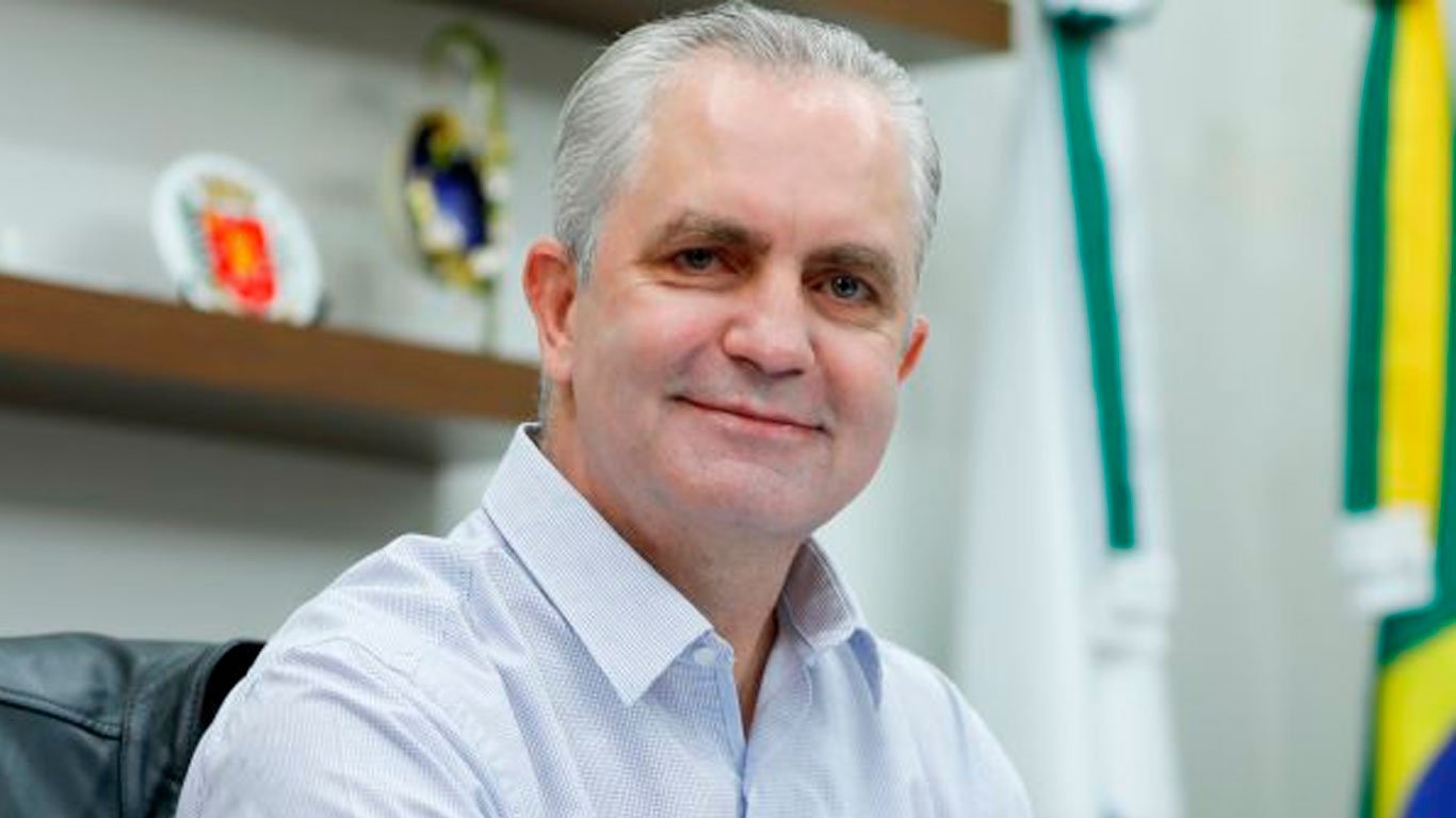 Ulisses Maia informa pagamento de 40% do 13º salário aos servidores de Maringá; são mais de R$ 28,8 milhões injetados na economia local