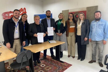 Paraná: Nova parceria vai ampliar chances de emprego para jovens que estudam na rede estadual