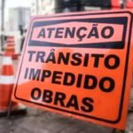Interdição, Trânsito-impedido, obras na pista.