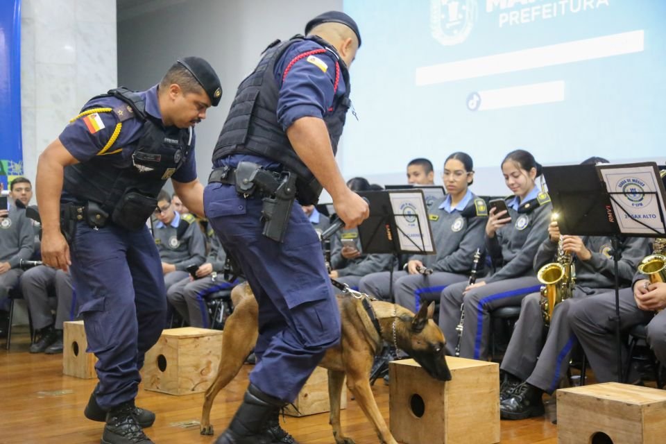 Guarda Civil Municipal comemora 16 anos com entrega de honrarias e medalhas