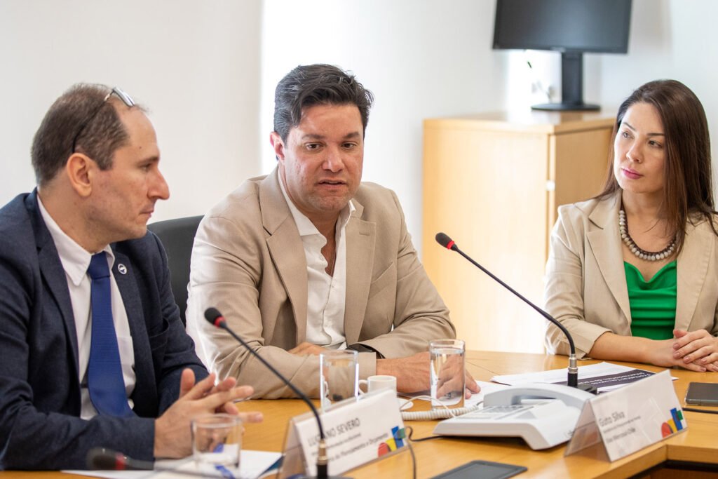 Paraná discute fortalecimento das fronteiras com União e hidrogênio verde com Senado