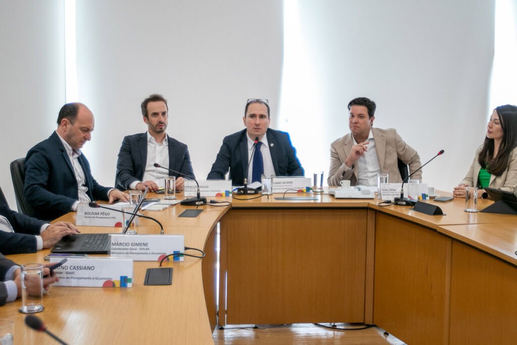 Paraná discute fortalecimento das fronteiras com União e hidrogênio verde com Senado