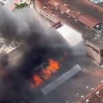 Incêndio destrói parte do Mercado da Encruzilhada, no Recife