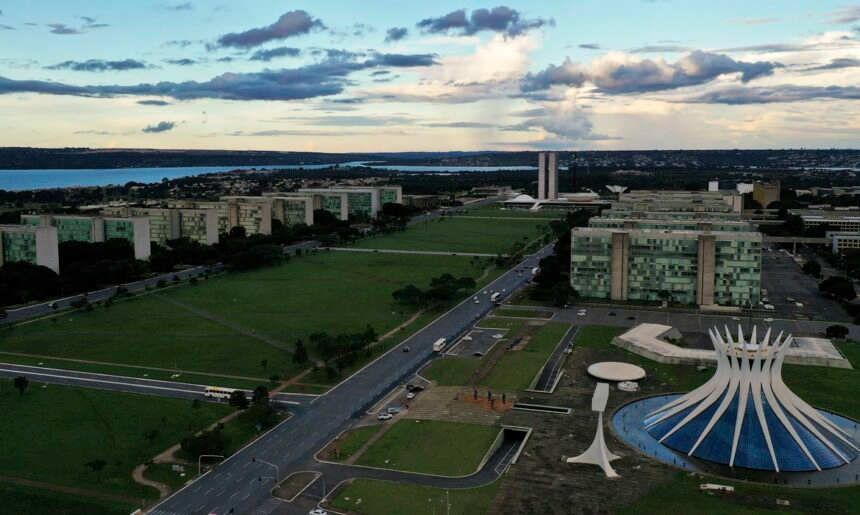 Concurso Nacional Unificado - Prédios da Esplanada dos Ministérios, Brasília, DF.