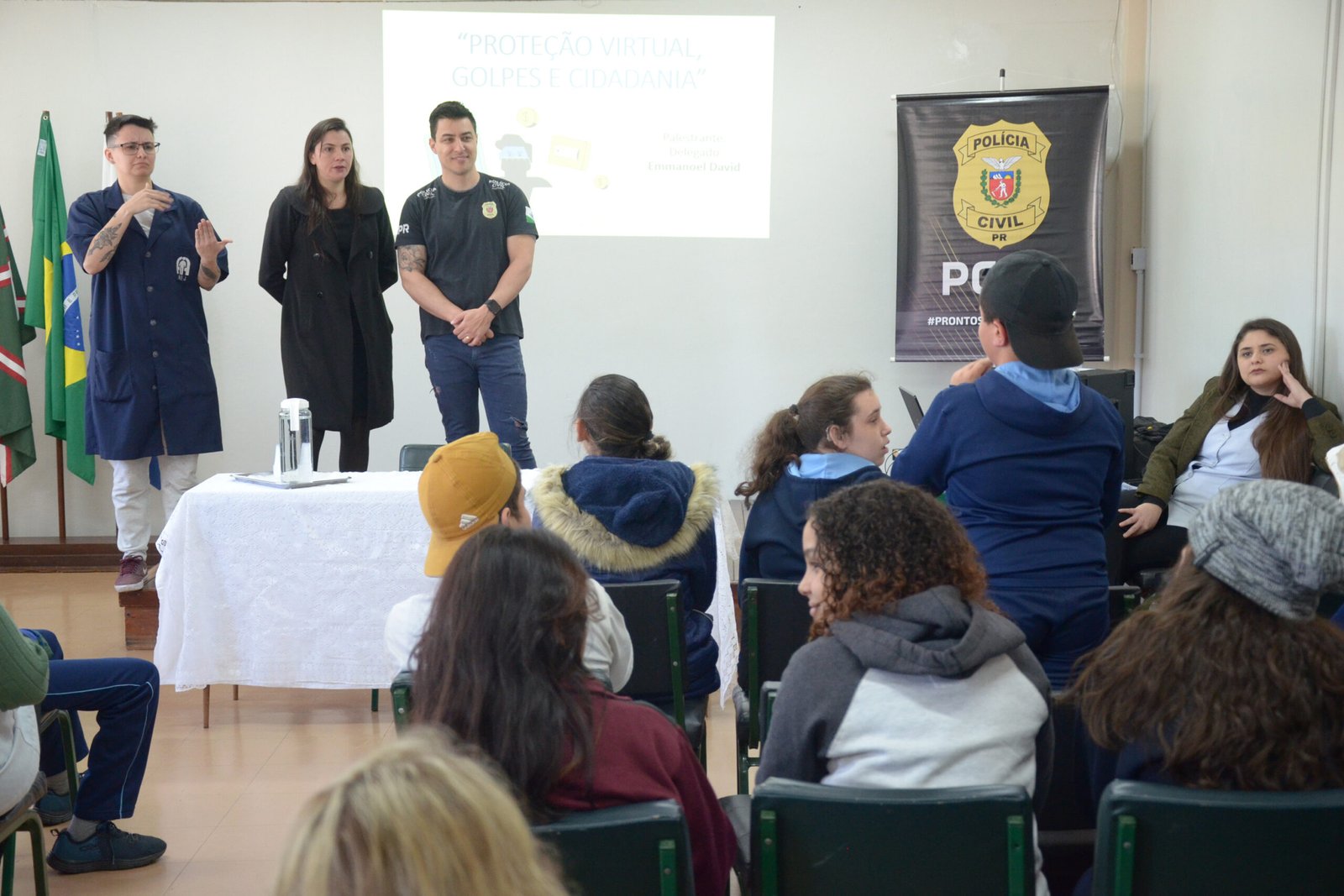 Polícia Civil ministra palestra para 58 alunos surdos