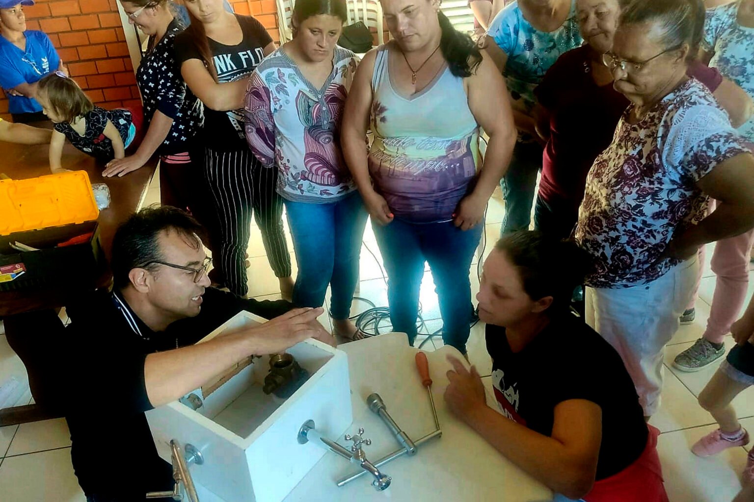 Sanepar oferece curso de manutenção hidráulica para mulheres de Antônio Olinto