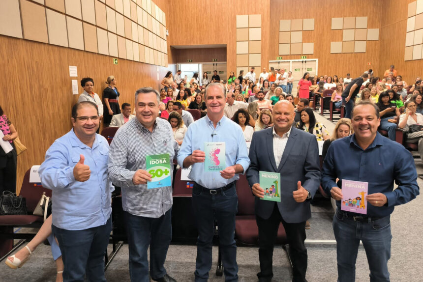 Em Maringá e Londrina; Secretaria da Saúde apresenta cadernetas de idosos, gestantes e crianças