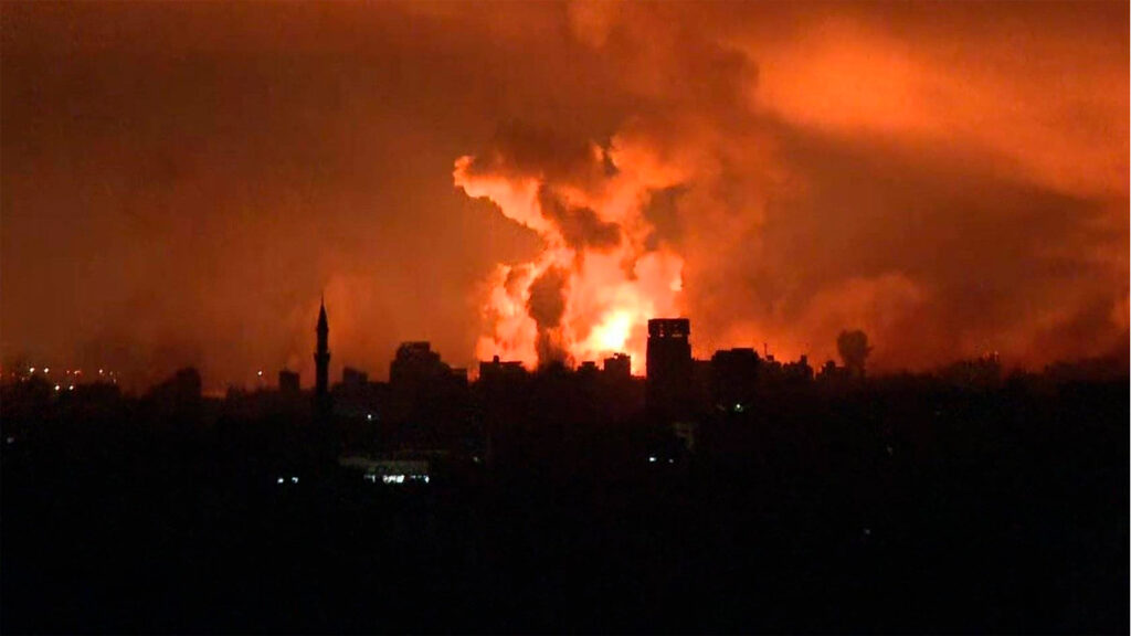 Forças terrestres de Israel estão expandindo operações em Gaza; grandes explosões acontecem nesta sexta-feira
