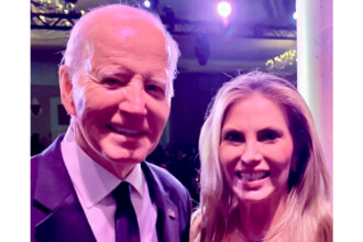 Presidente do USA Joe Biden e Cida Borghetti, ex-governadora do Paraná e presidente da Sociedade Giuseppe Garibaldi no encontro anual de ítalo-americanos em Washington