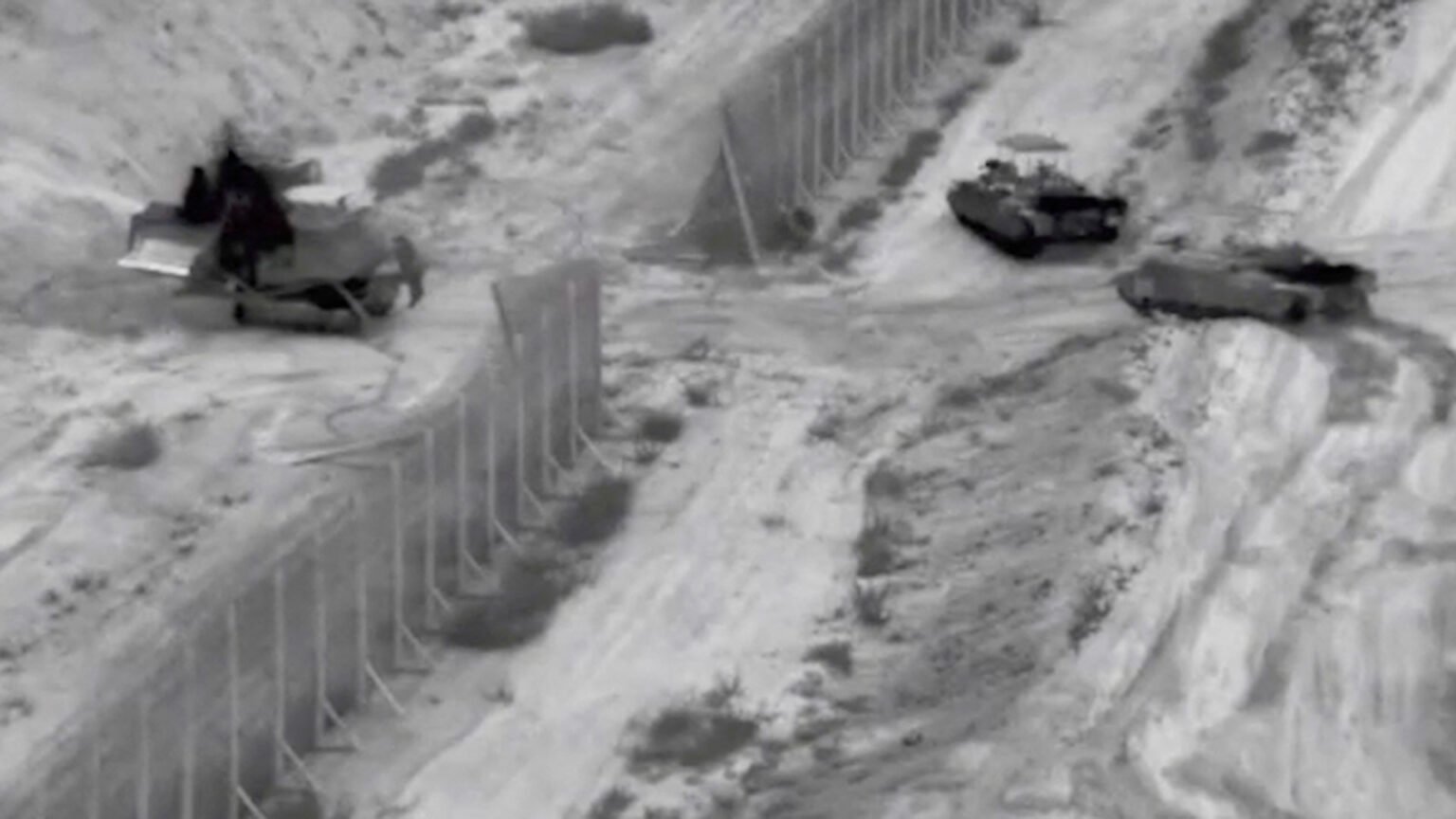 Exército de Israel faz operação por terra na Faixa de Gaza