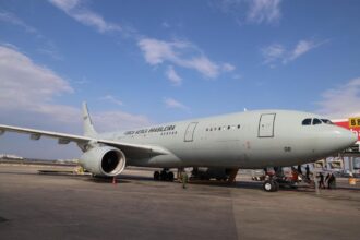 Segunda aeronave da FAB decola de Israel rumo ao Brasil trazendo pessoas e pets. crédito: GOV BR e FAB