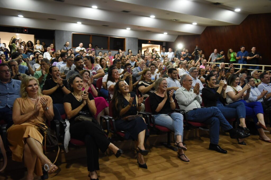 Transmissão de leilão da PPP da iluminação pública lota Auditório Hélio Moreira