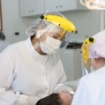 próteses dentárias